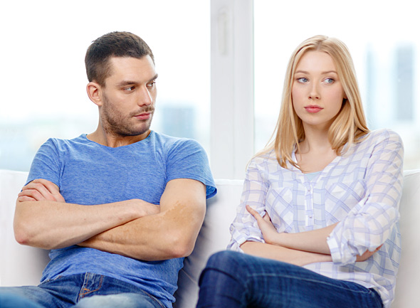 Vaikenetko parisuhteessa? – 5 vinkkiä parisuhteen parantamiseksi