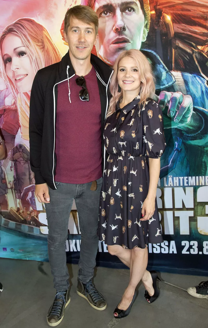 Pamela Tola näyttelee Jussi Vatasen kanssa Napapiirin sankarit 3 -elokuvassa