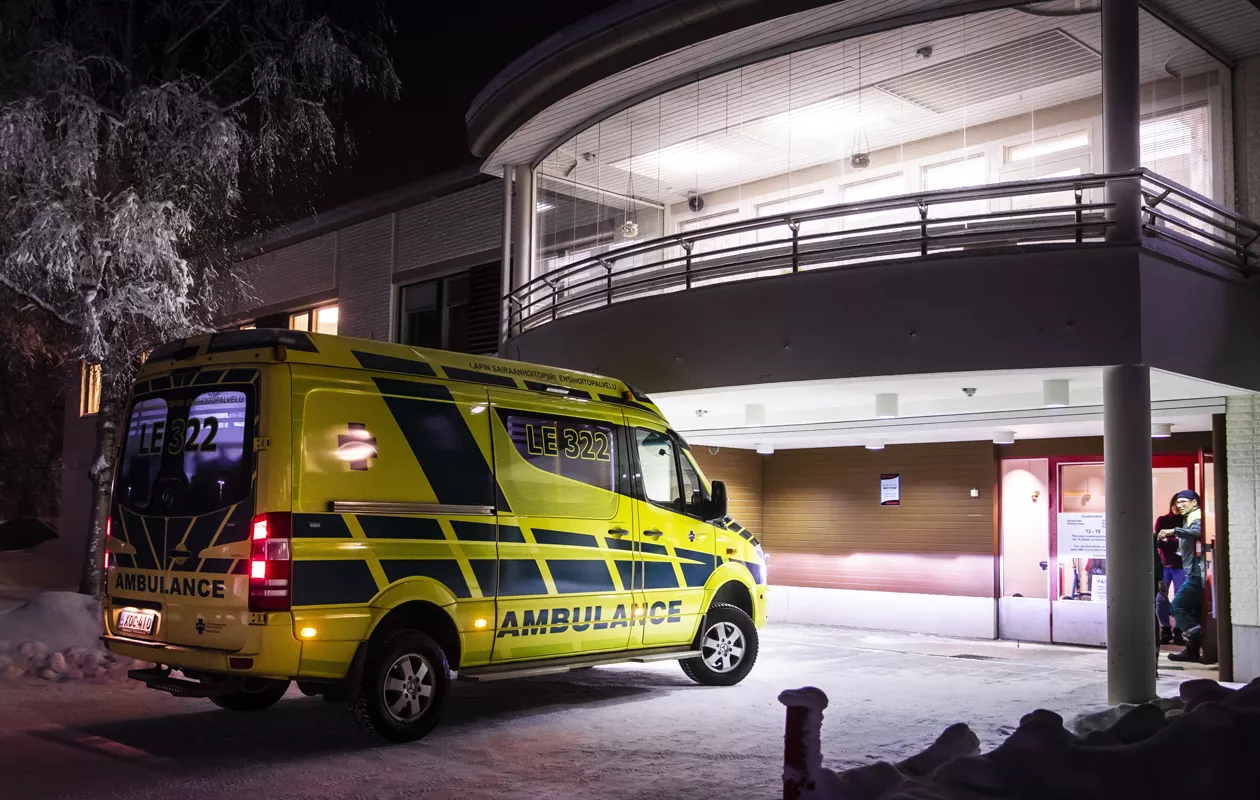 Inarin kunnassa on kaksi ambulanssia, jotka kuskaavat potilaita ympärivuorokautiseen lääkäripäivystykseen ja tarpeen mukaan myös jatkohoitoon muualle Suomeen.