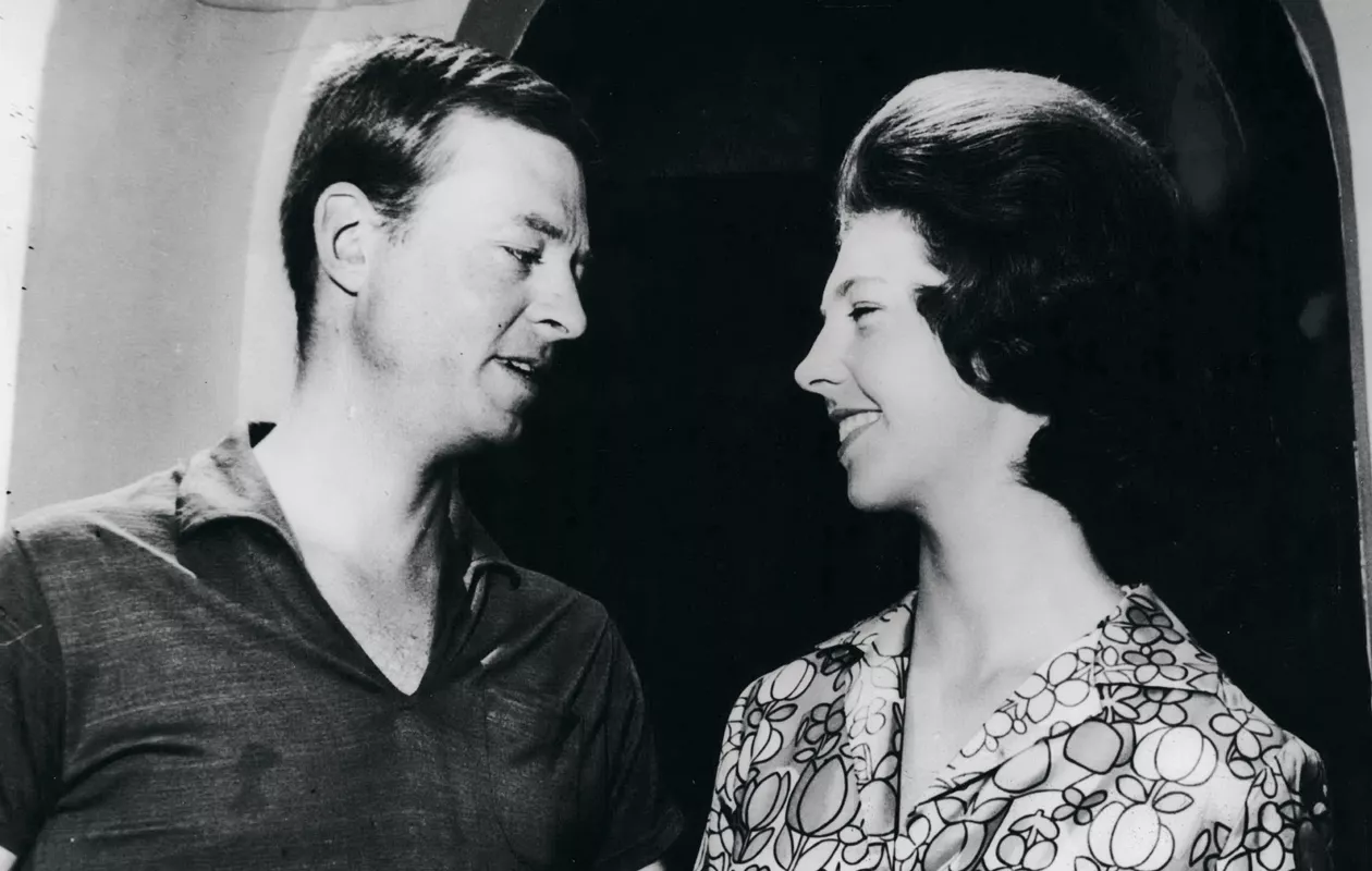 Ruotsin prinsessat: Kesällä 1964 prinsessa Désirée ja Niclas Silfverschiöld viettivät kuherruskuukauttaan Ranskan Rivieralla. Liitosta tuli onnellinen, ja se kesti aina miehen kuolemaan saakka.