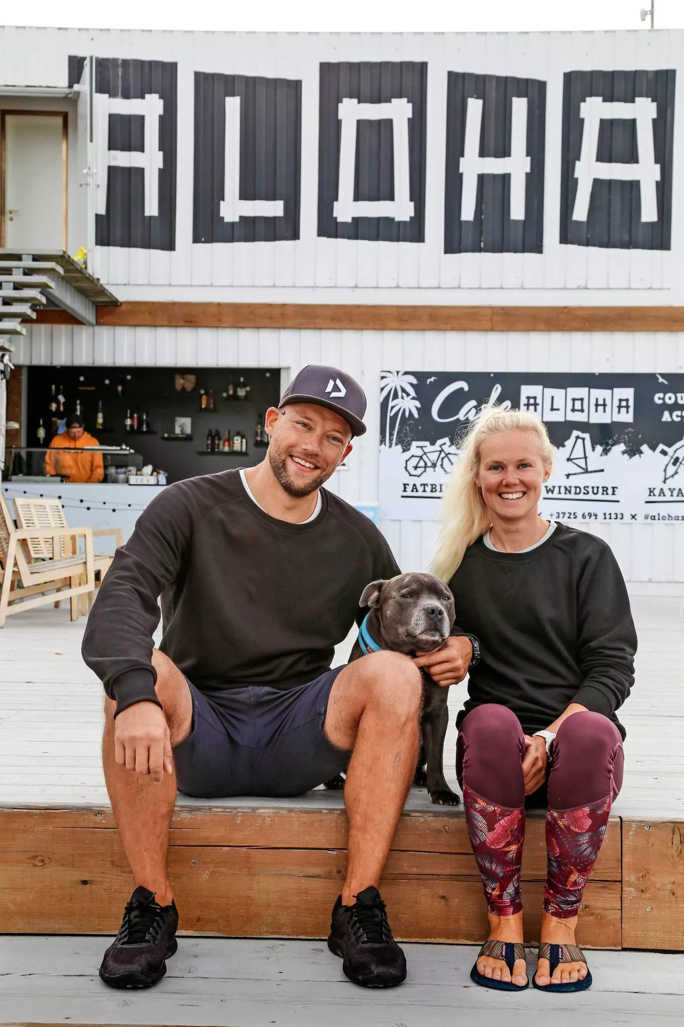 Karri Kaev ja Eleri Birk pyörittävät Pärnussa Aloha-surffikeskusta. 