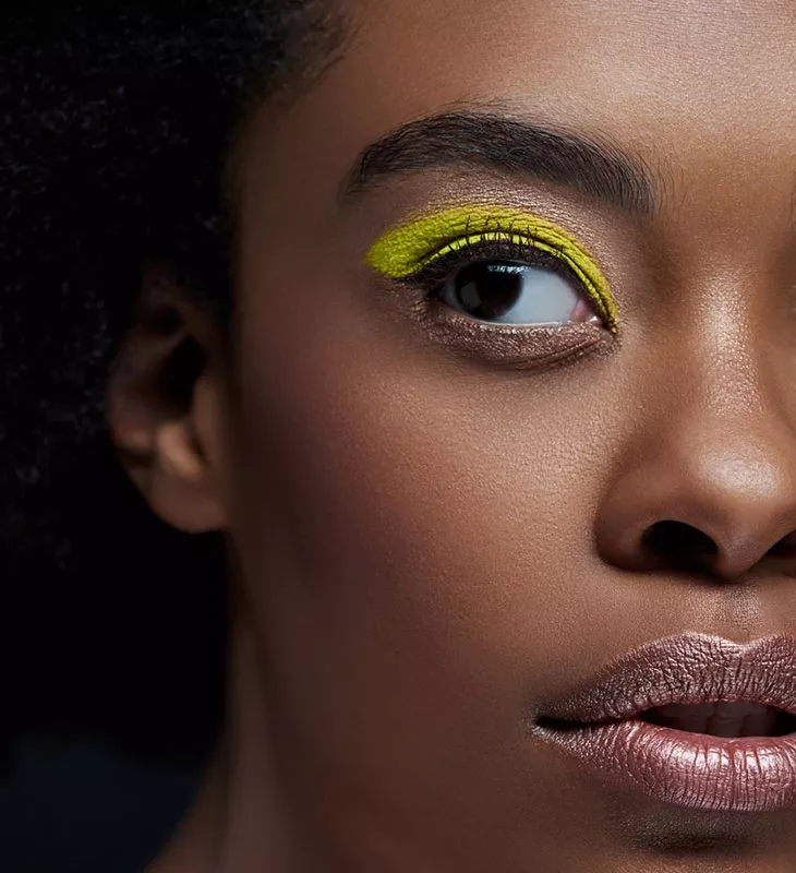 Vuoden 2020 meikkitrendeissä nähdään väriloistoa. 