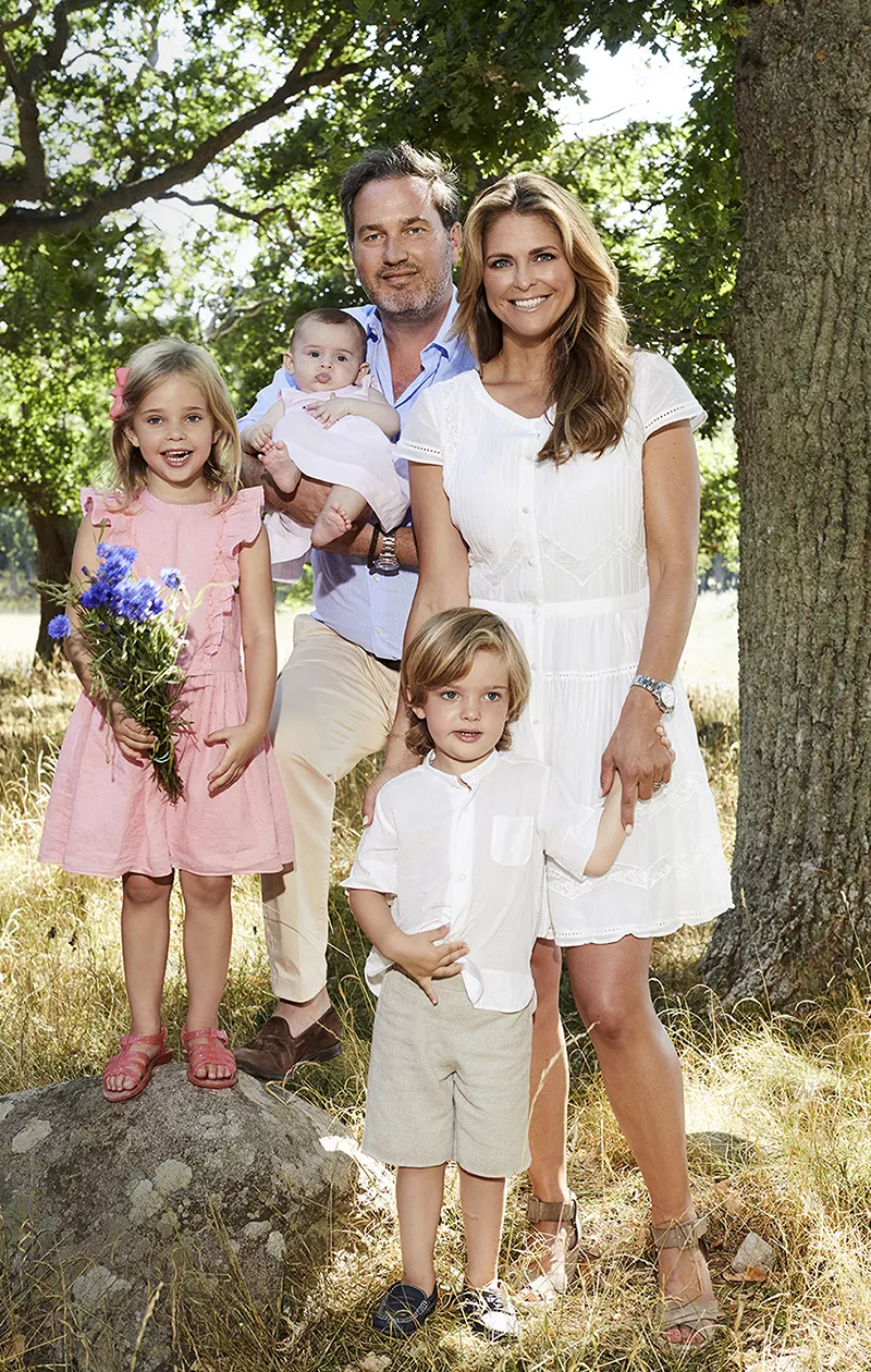 Ruotsin prinsessa Madeleine, puoliso Christopher O’Neill, prinsessa Leonore, prinssi Nicolas ja prinsessa Adrienne 