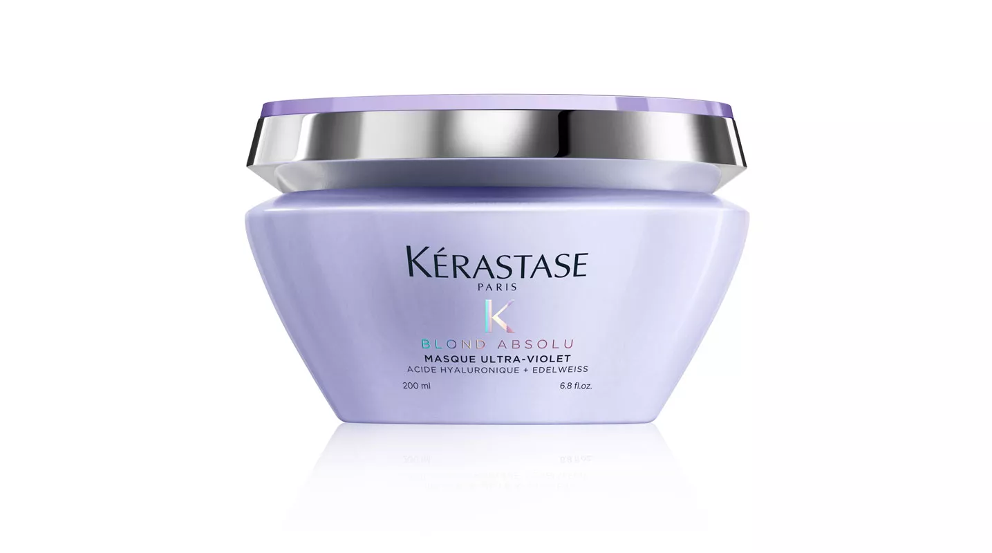 Kérastase Blond Absolu Masque Ultra-Violet -hiusnaamio taittaa lämpimiä sävyjä ja rakennepaikkaa vaalennuksen haurastamia hiuksia, 200 ml 51 e.