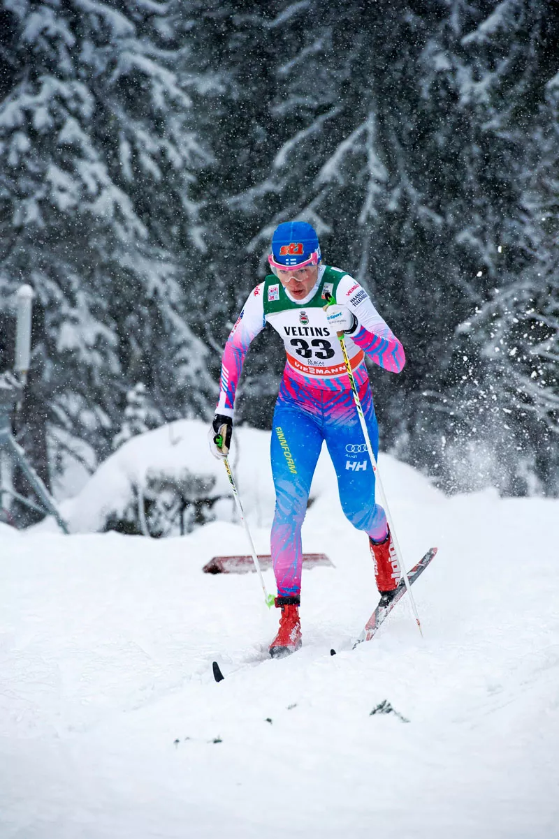 Mona-Liisa Nousiainen sprintin karsinnassa Rukan maailmancupissa 2016.