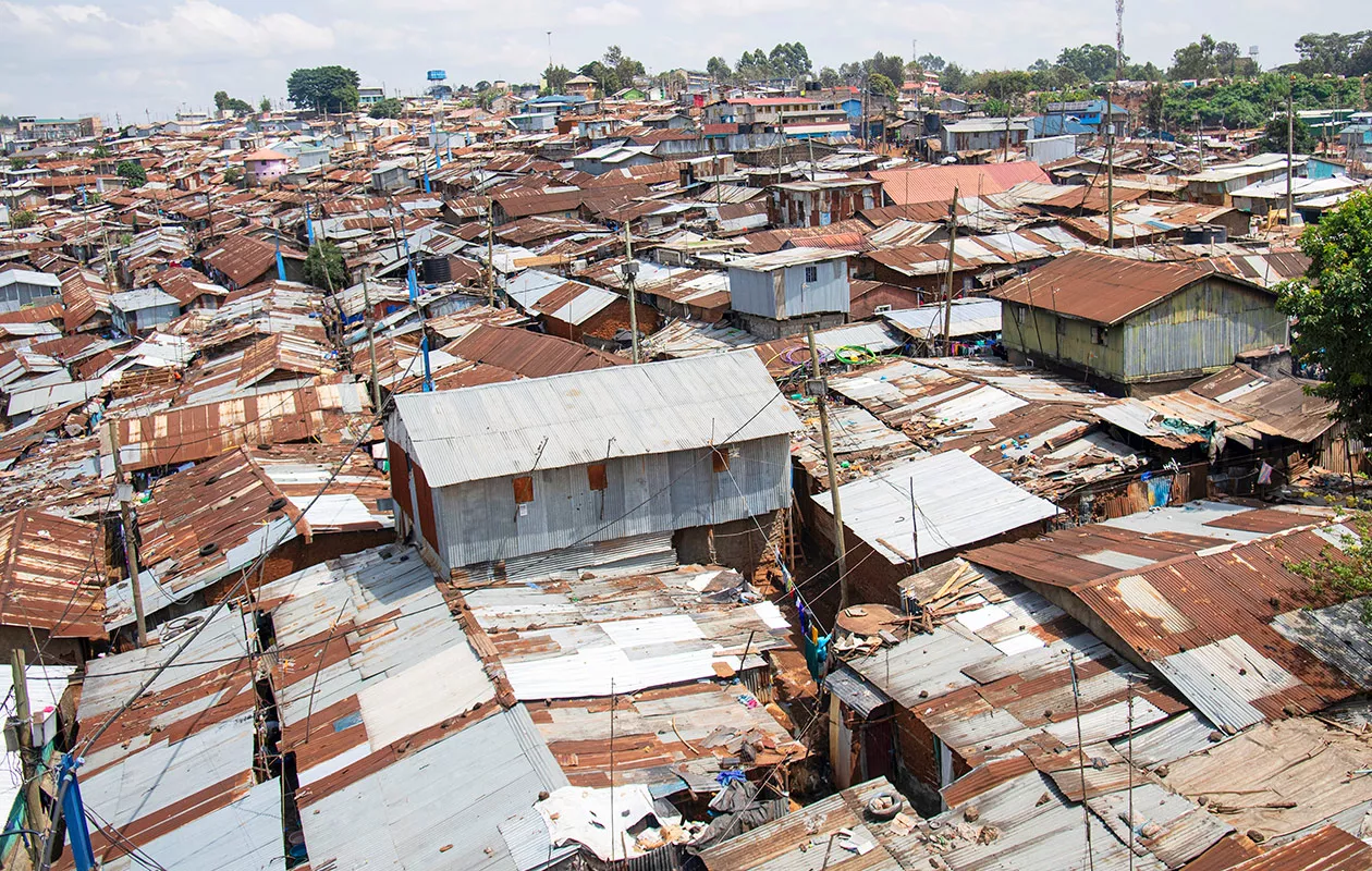 Kibera-slummin kattoja Nairobissa