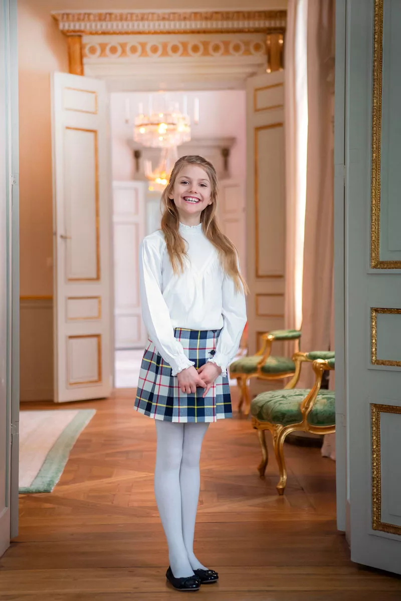 9-vuotias Estelle on äitinsä jälkeen seuraava Ruotsin kruununperijä. 