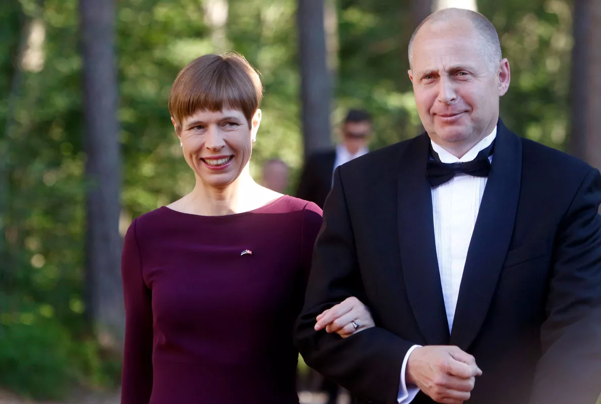 Presidentti Kersti Kaljulaid ja aviopuoliso Georgi-Rene Maksimovski.
