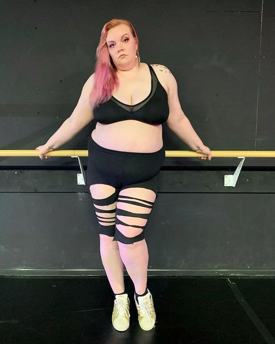”Tältä bäyttää 120-kiloinen tanssija”, Evaleena Vuorenmaa kirjoitti Instagram-kuvansa yhteyteen.