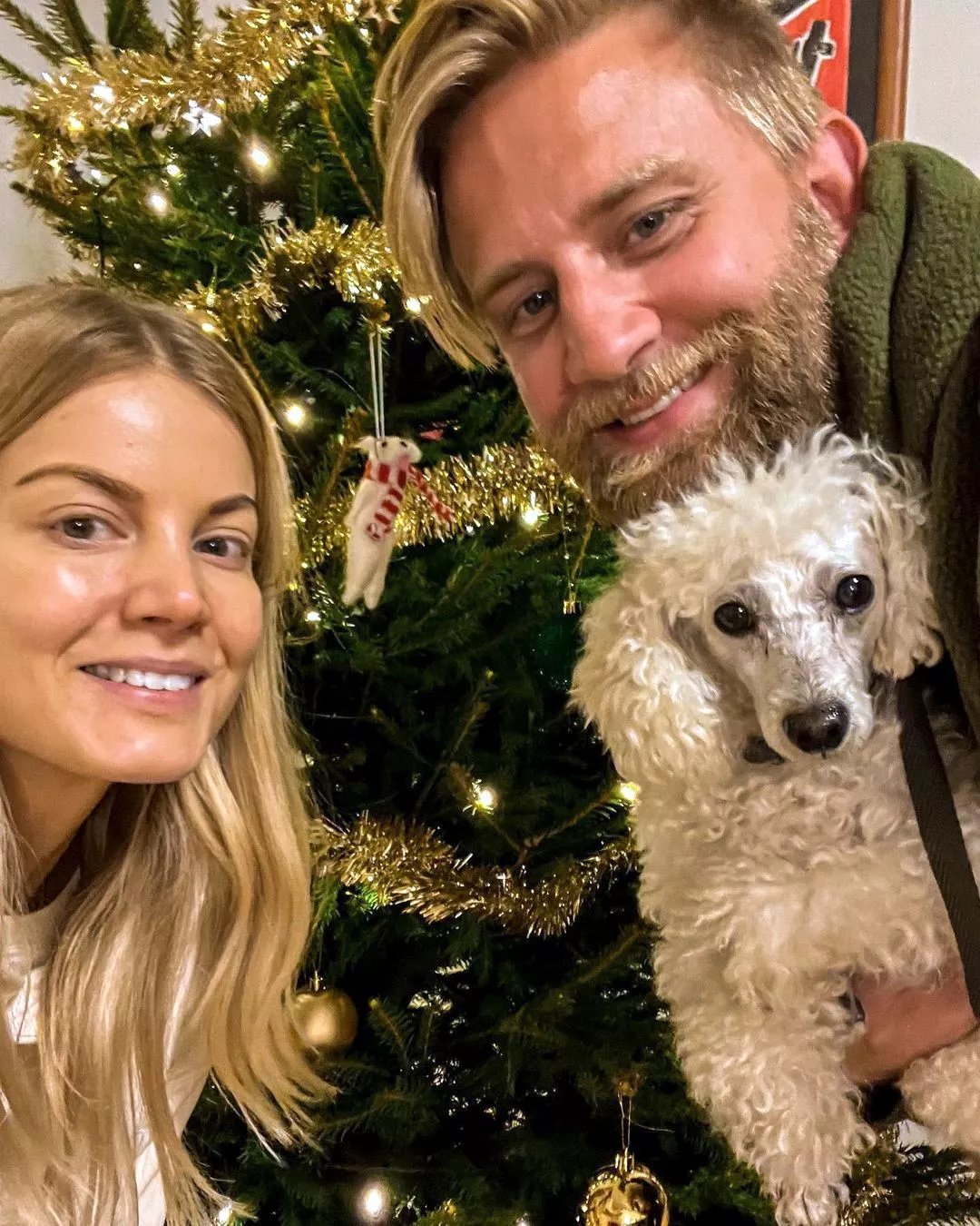 Janni, Joel ja Harri-koira pääsivät viettämään yhdessä joulua, kun Joel palasi Atlantin yli -ohjelman kuvauksista.