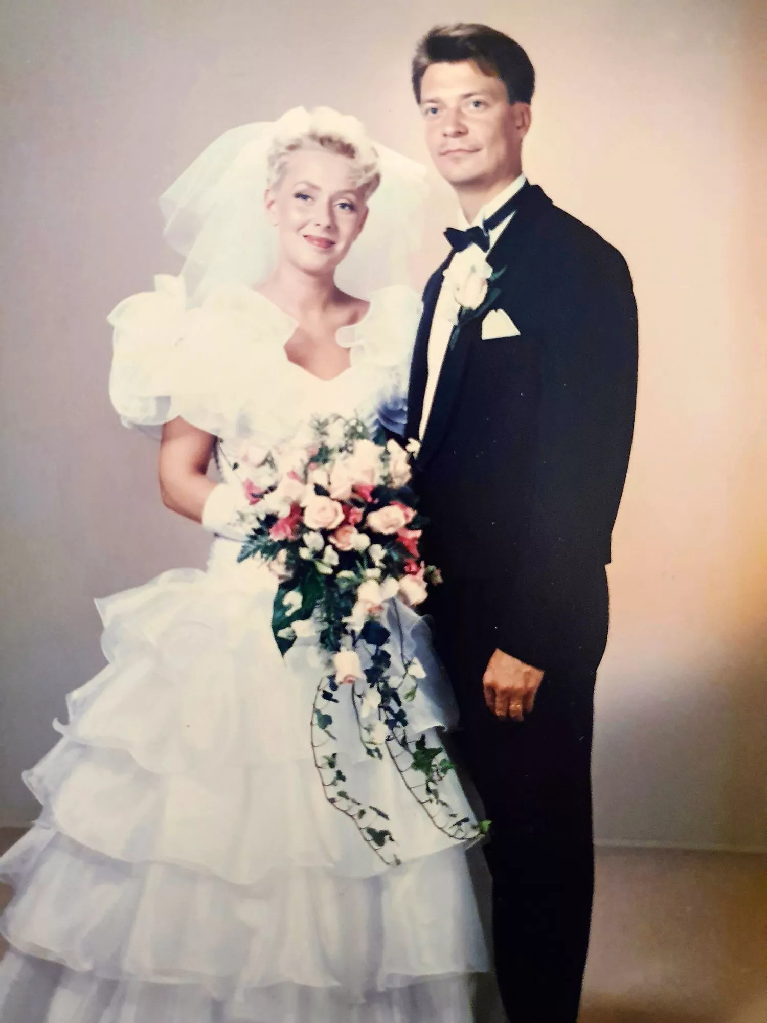 Sari Tarkkala ja Jukka Jalonen menivät naimisiin heinäkuussa 1992.
