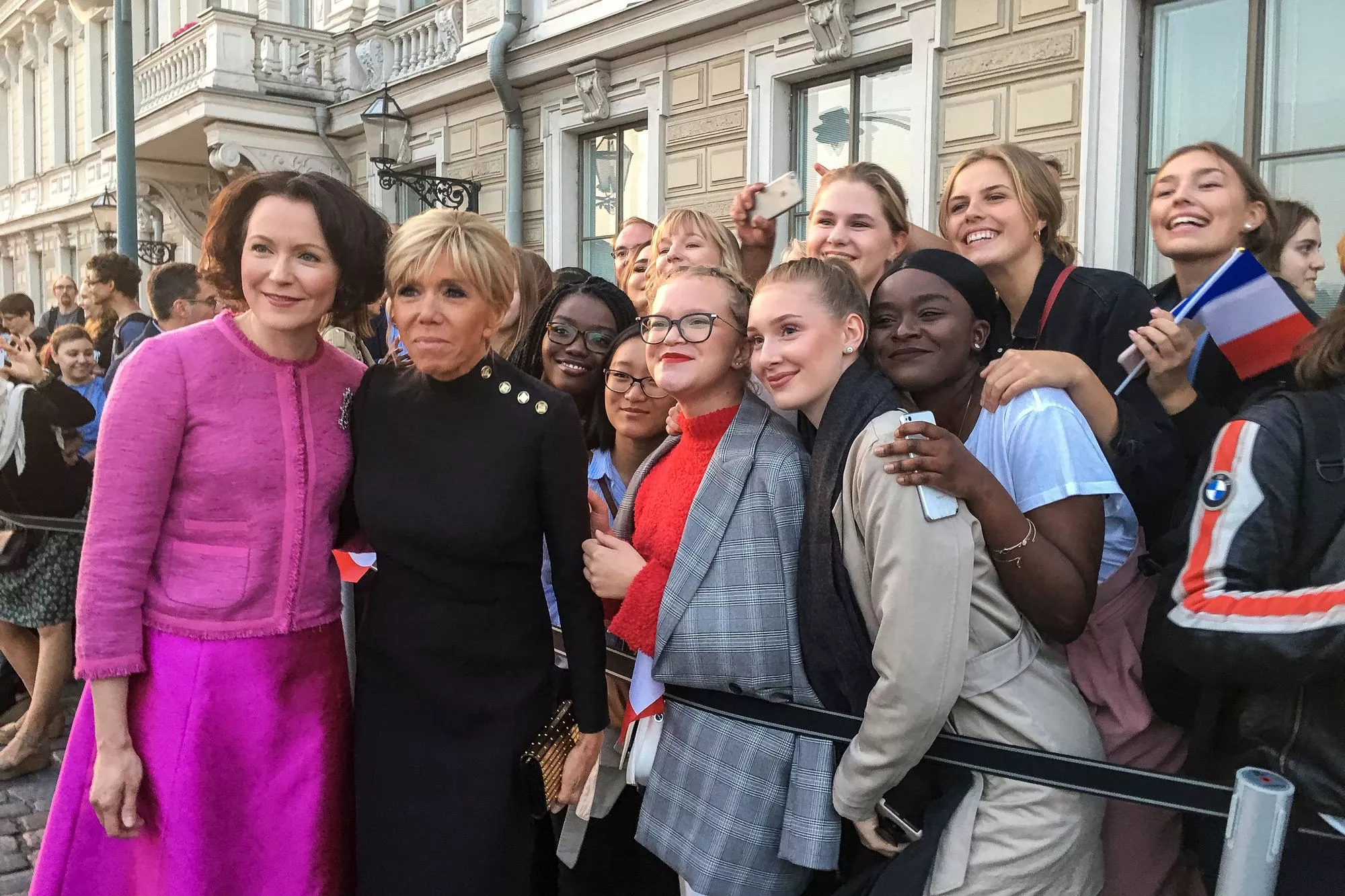 Jenni Haukio ja Ranskan presidentin puoliso Brigitte Macron tapasivat toisensa Helsingissä kesällä 2018.