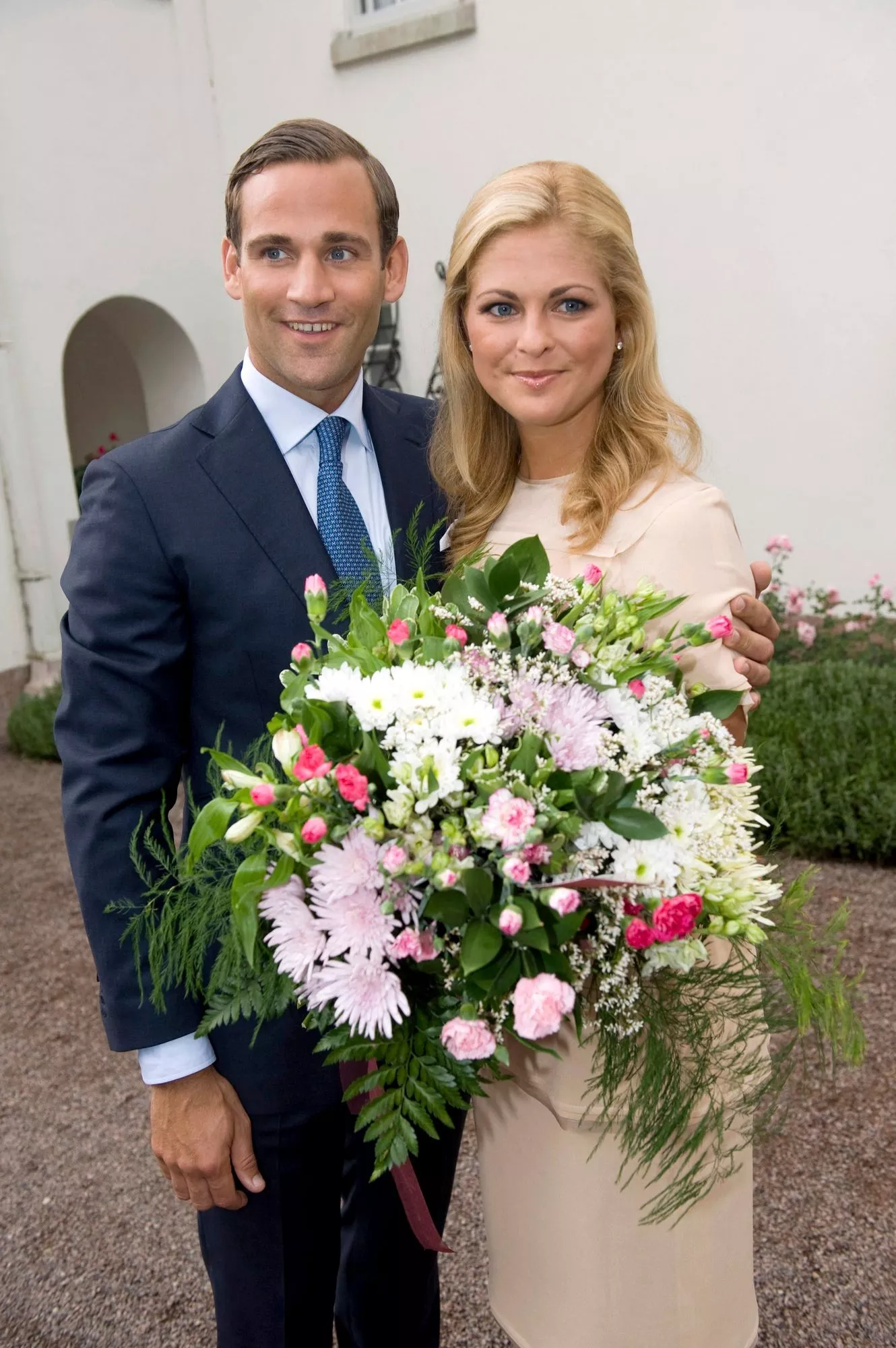 Madeleine ja Jonas Bergström kihlautuivat elokuussa 2009. Seuraavana keväänä he erosivat.