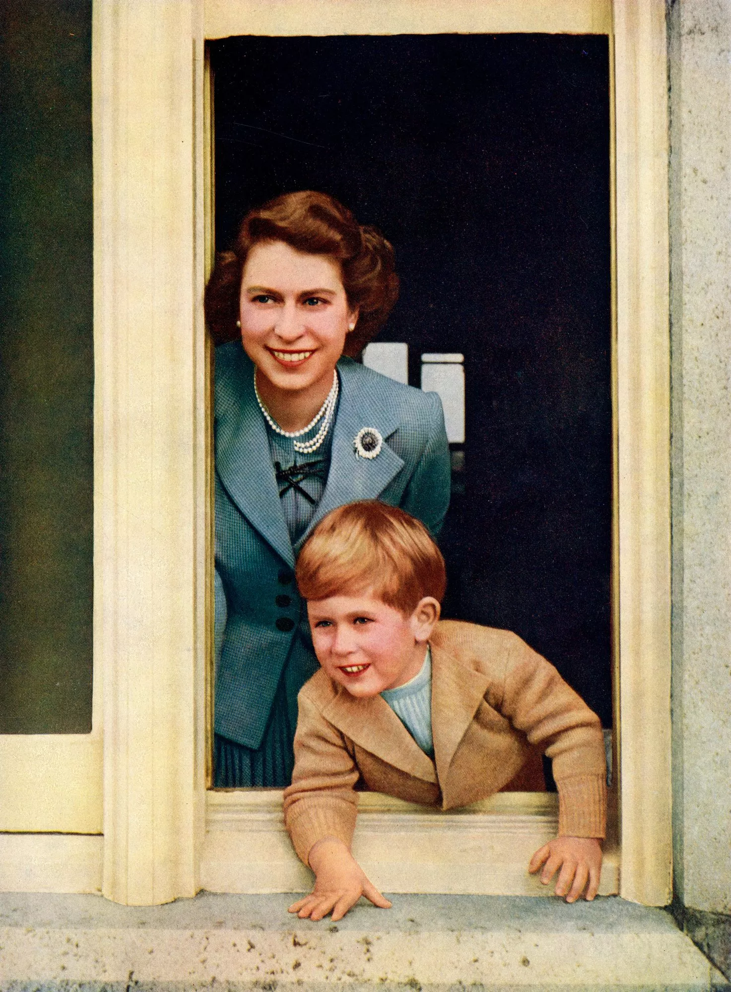Kuningatar Elisabet II ja prinssi Charles 1949