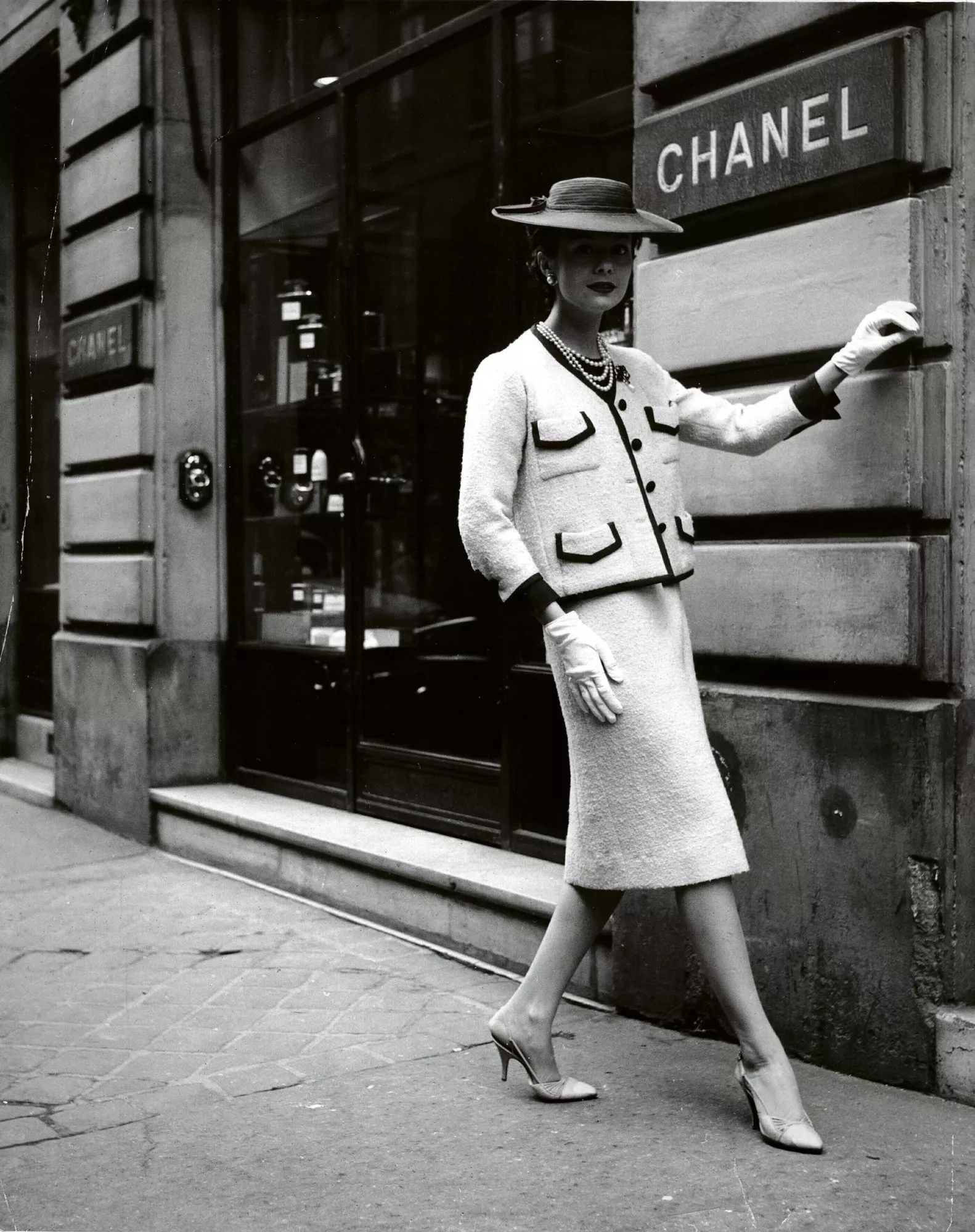 Gabrielle Chanelin luomukset tunnettiin selkeälinjaisuudestaan.