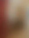 Yläkerran työhuoneessa vanha, käsin maalattu intialainen kaappi kohtaa Alvar Aallon. Sen taakse jää ranskalainen parveke.