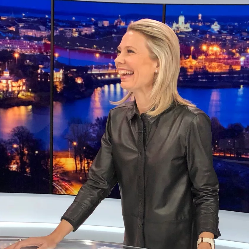 Teresa Meriläinen-Aho kuvattuna MTV:n studiolla vuonna 2020.