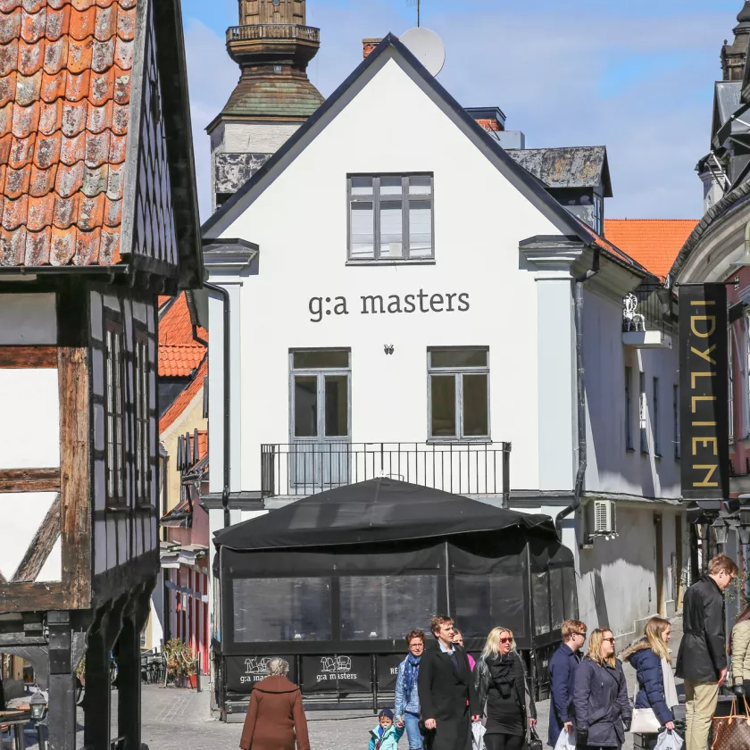 Södra Kyrkogatan 10 -osoitteessa sijaitseva Gamla Masters on yksi Visbyn klassikkoravintoloista.