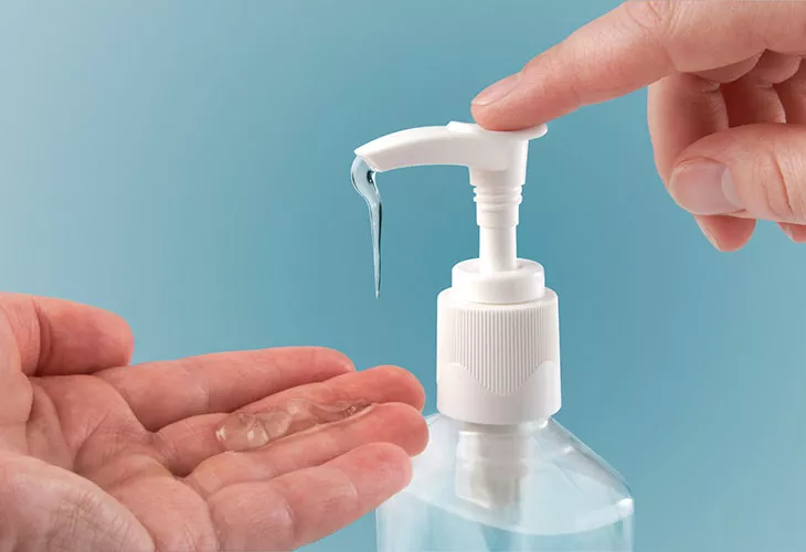 Koronaviruksen tarttumisen ehkäisy ei onnistu käsidesillä, käsien pesu saippualla parempi.