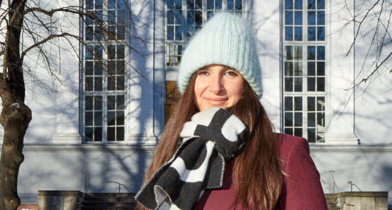 Adèle elää kolmea kulttuuria – hän tietää, miten eri kohtelua eri ulkomaalaiset Suomessa saavat