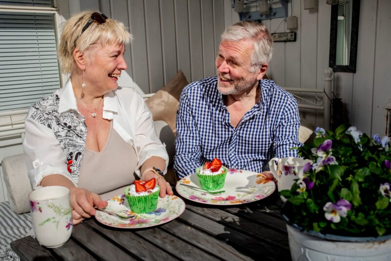 Annemarin, 61, ja Kajn, 64, suhteen alku oli hapuilua – sitten Kaj muutti yhden asian ja kuului ”klik”