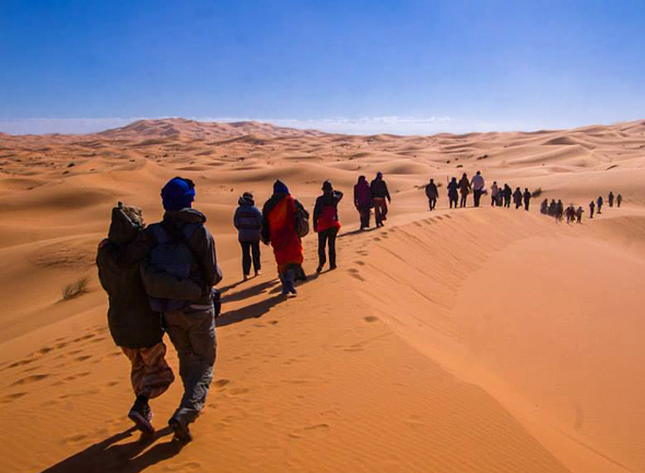 Meditaatiota Saharassa – löytyykö mielenrauha retriitistä?