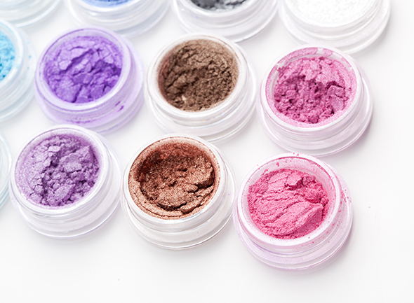 Kevään ja kesän 2015 meikkitrendit – Nudea ja pastellisävyjä