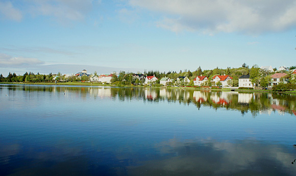 Tjörnin-järvi Reykjavikissa