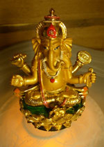 Ganesha on hindujen tärkeimpiä jumalia. Hän on hyvän onnen, viisauden ja älykkyyden jumala.
