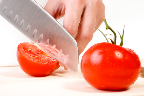 Näin leikkaat tomaatin!