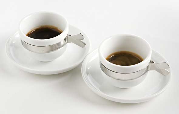 Kaksi kupillista espressoa